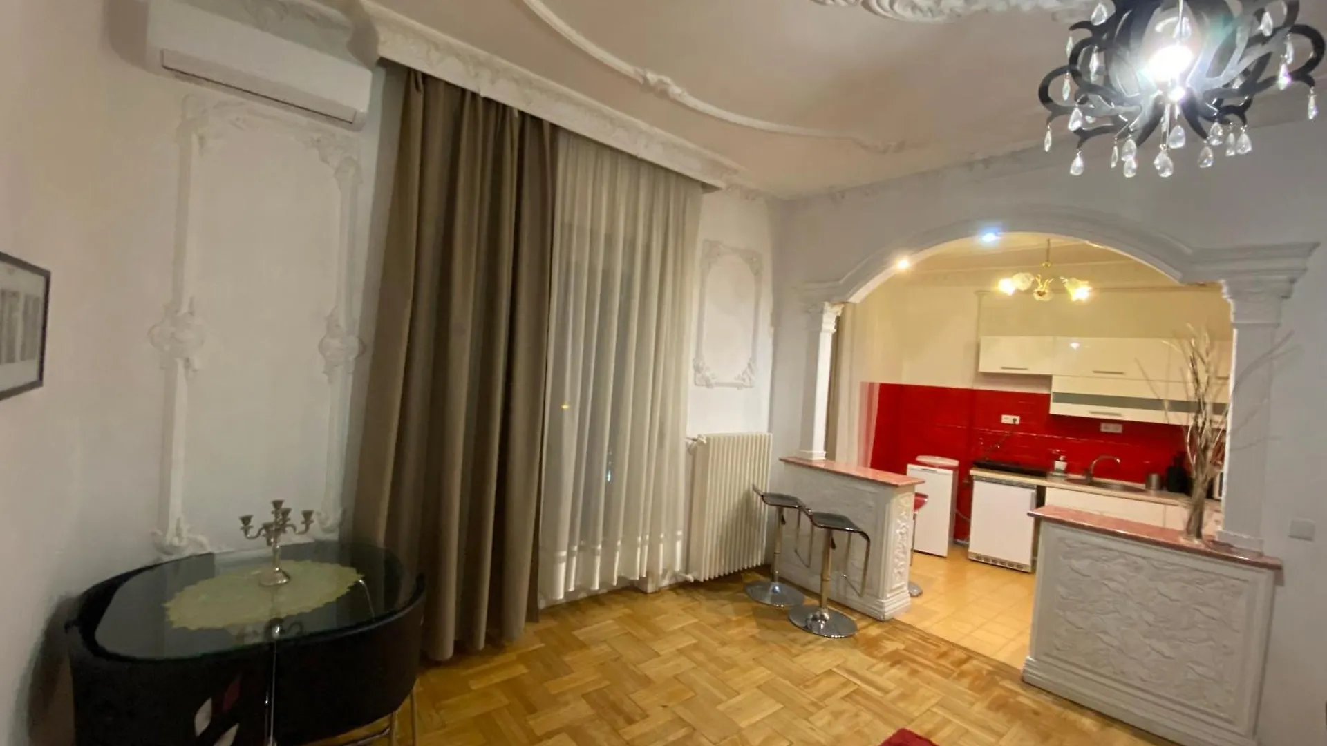 Apartment Heart Of The City 2 Bedrooms, Living Rooms, Bathrooms, With Ac Budapest Hungary
