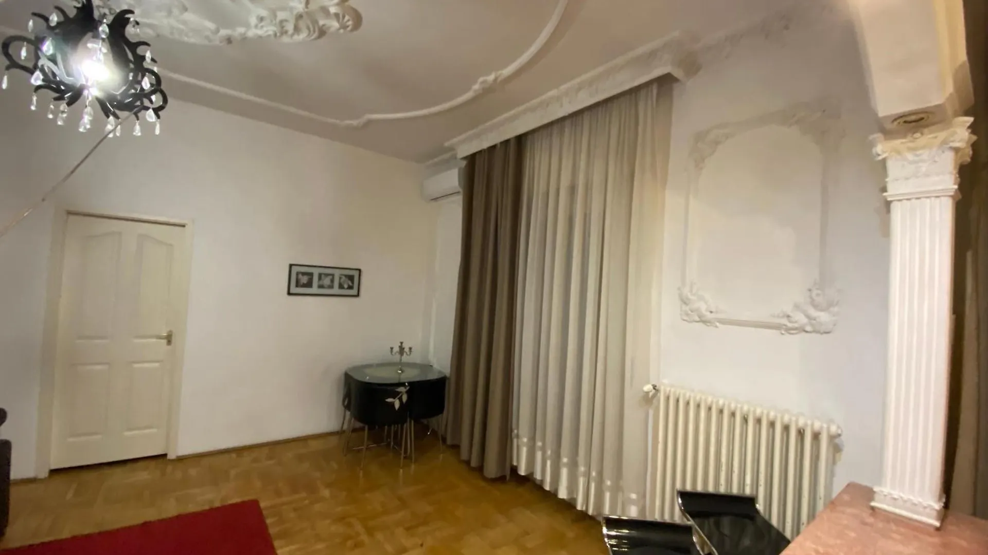 Heart Of The City 2 Bedrooms, Living Rooms, Bathrooms, With Ac Budapest