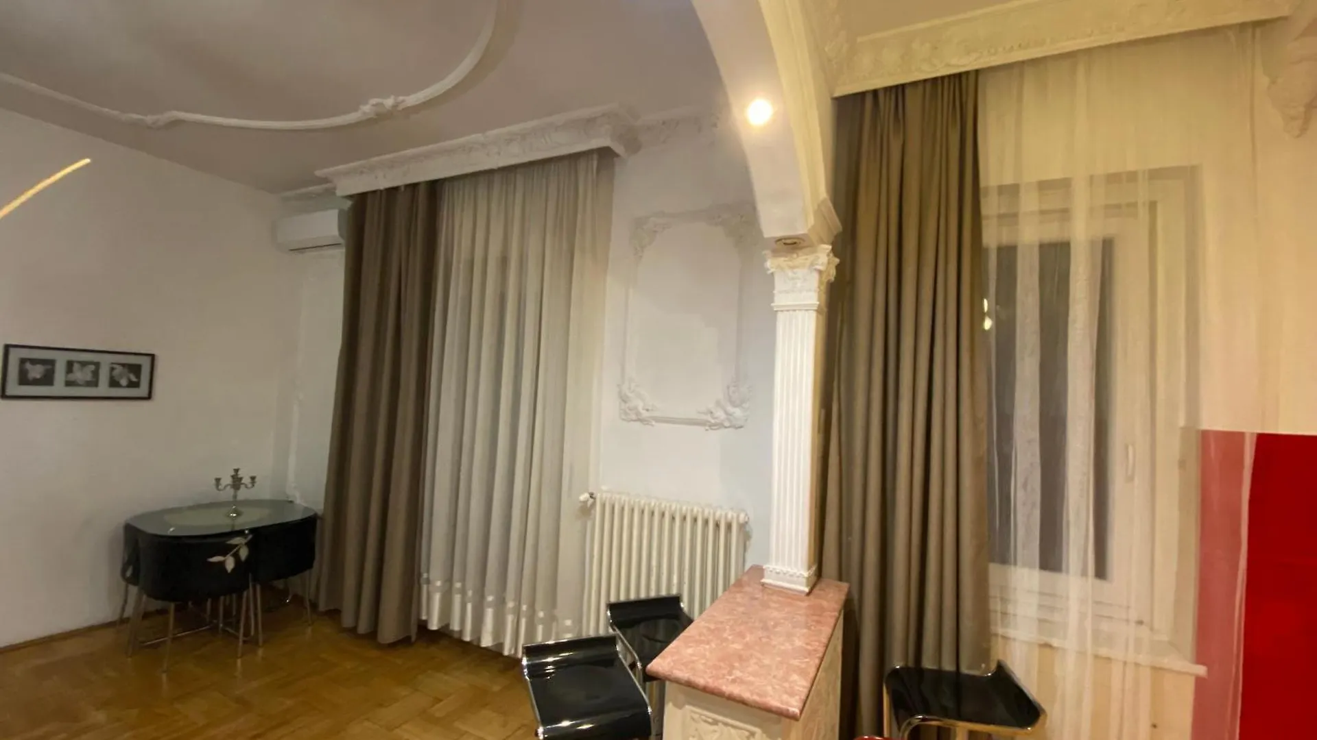 Apartment Heart Of The City 2 Bedrooms, Living Rooms, Bathrooms, With Ac Budapest