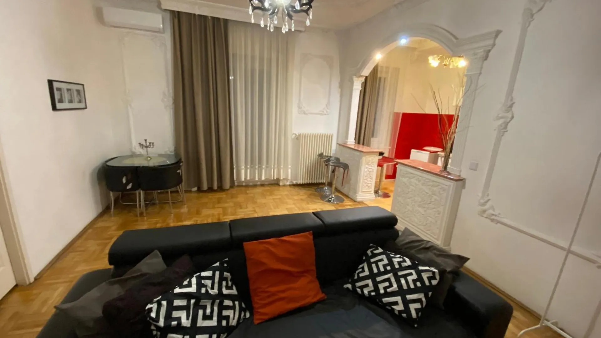 Heart Of The City 2 Bedrooms, Living Rooms, Bathrooms, With Ac Budapest