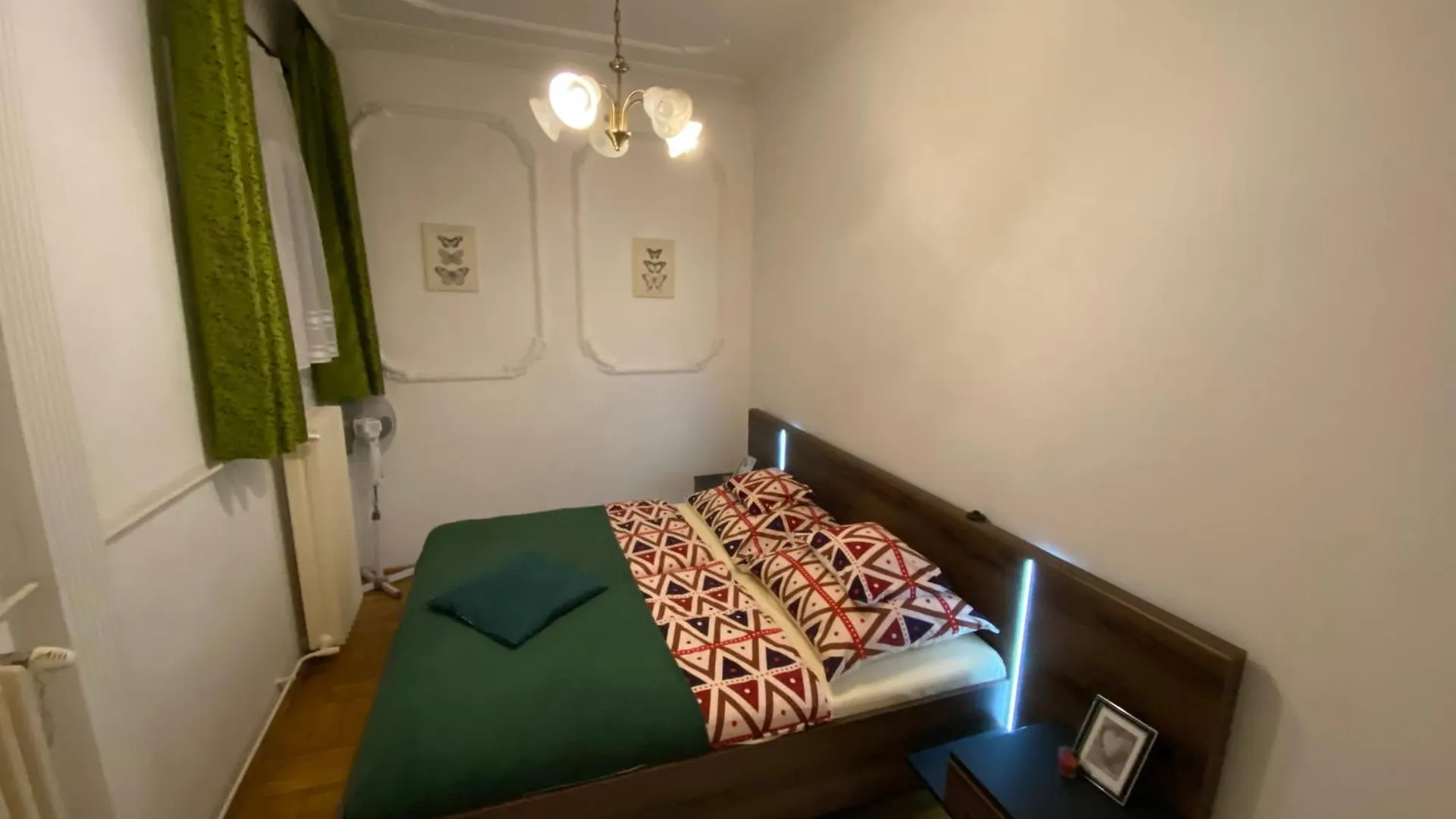 Apartment Heart Of The City 2 Bedrooms, Living Rooms, Bathrooms, With Ac Budapest Hungary